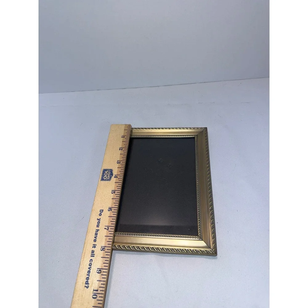 Vintage Gold Tone Beaded Edge 5x7 Tabletop Picture Frame Ornate Scalloped Trim